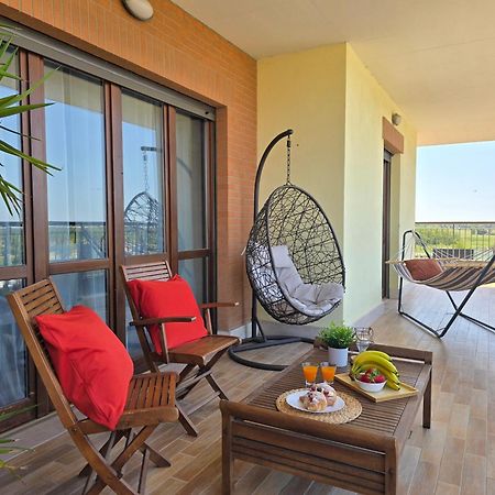 Golden Hour Apartment - Panoramic Terrace Fiumicino Buitenkant foto