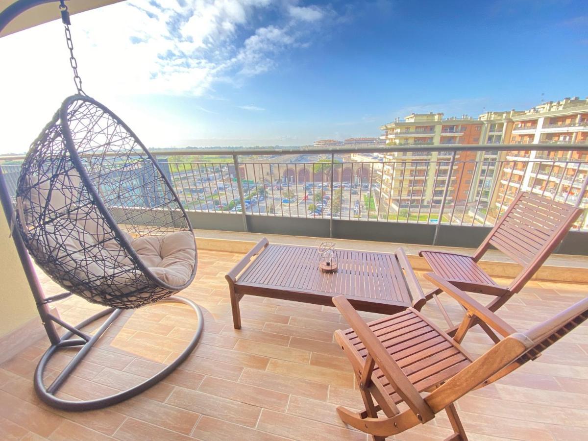 Golden Hour Apartment - Panoramic Terrace Fiumicino Buitenkant foto