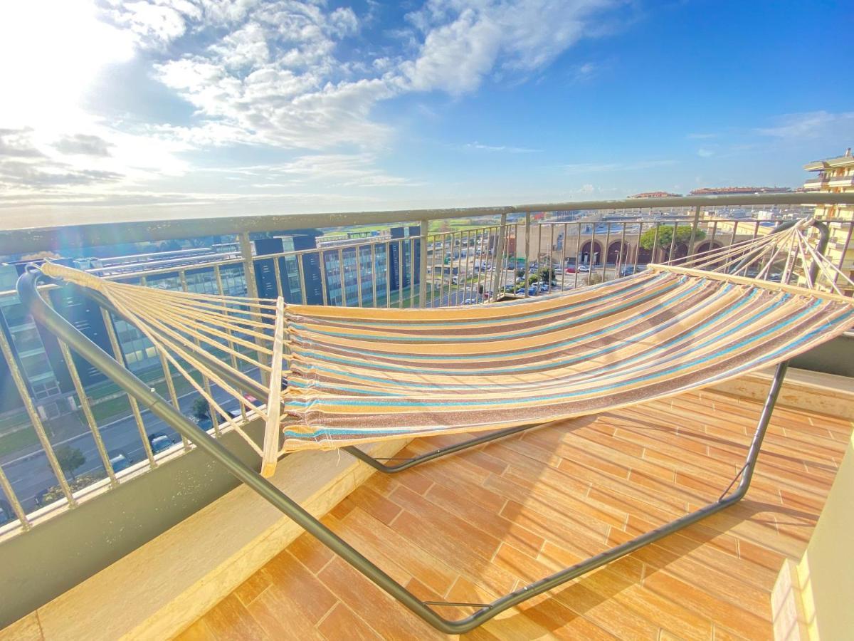 Golden Hour Apartment - Panoramic Terrace Fiumicino Buitenkant foto